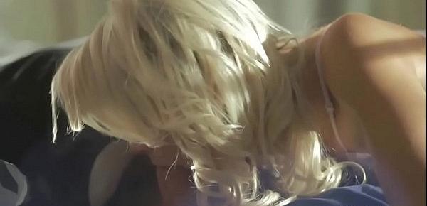  Blonde Goddess Knows How To Blow